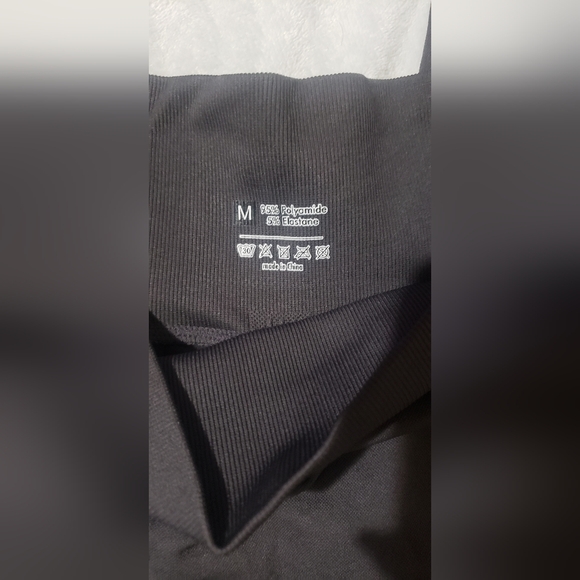 💥Scrunch butt leggings - Picture 2 of 3